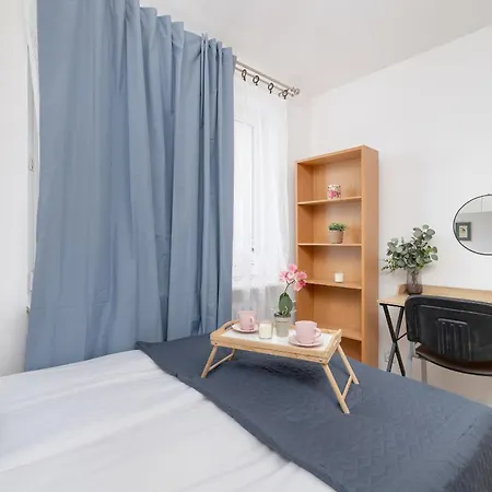 Minimalist One Bedroom In Near Wawel By Renters Apartmán
